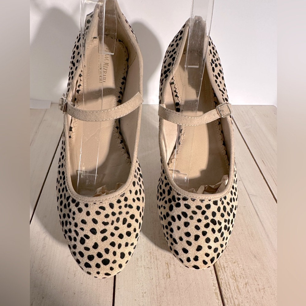 Women’s Isaac Mizrahi Black and Cream Spotted Mary Jane Flats SZ 10